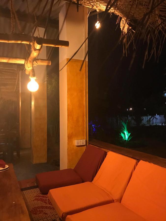 The Coconut Hotel Потувил Екстериор снимка